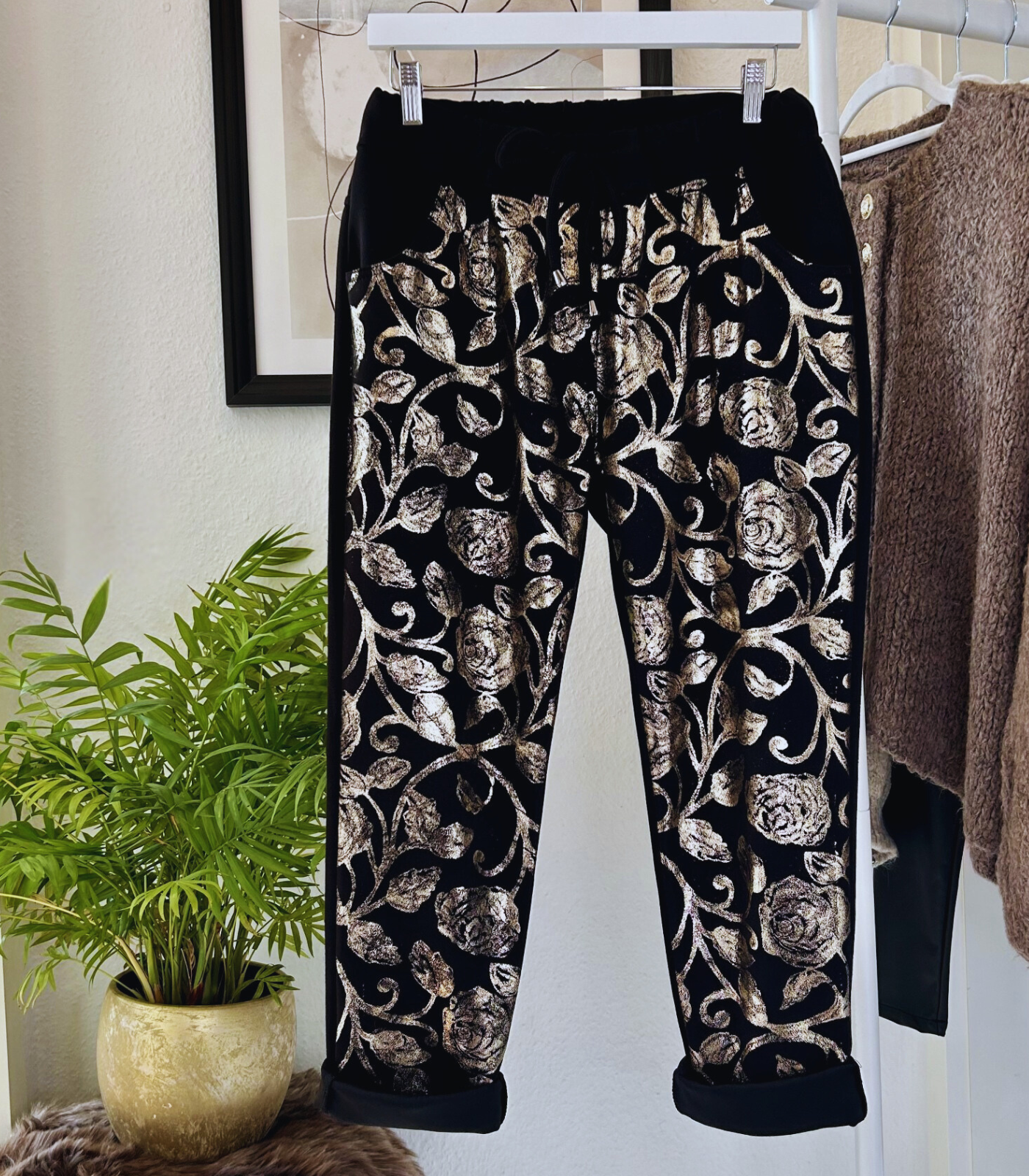 Ornament Chic – Elegante Hose mit Muster