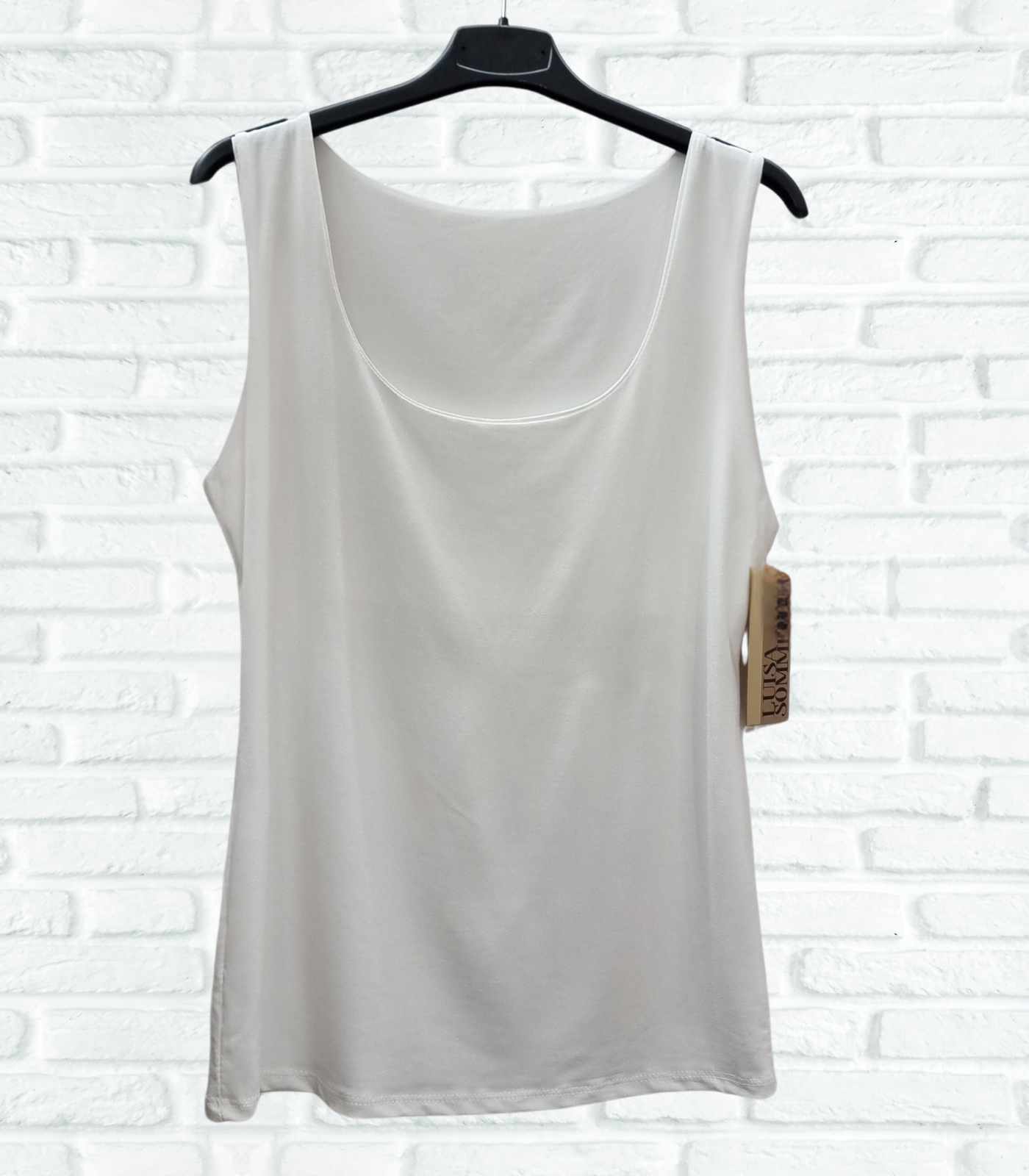 Top eckiger Ausschnitt